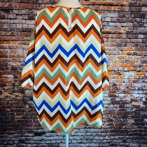 Chevron Umgee Cold Shoulder Blouse - Picture 5 of 8